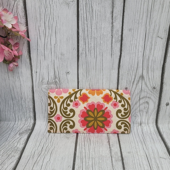 Vera Bradley Checkbook Cover in Folkloric Pattern - Picture 10 of 10